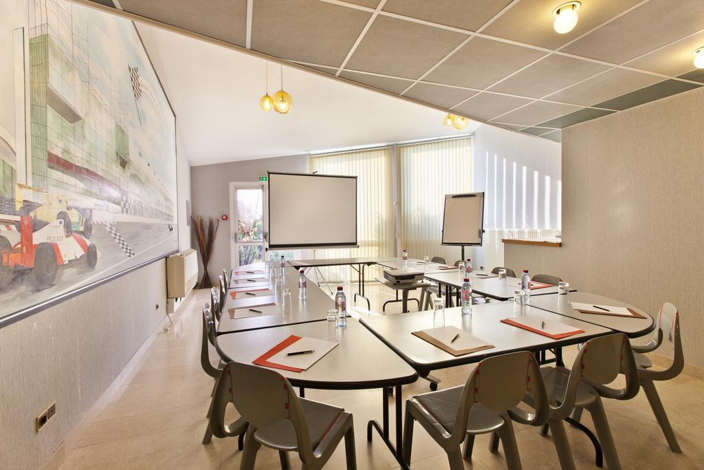 Cit'Hotel Du Circuit Magny-Cours Exteriér fotografie