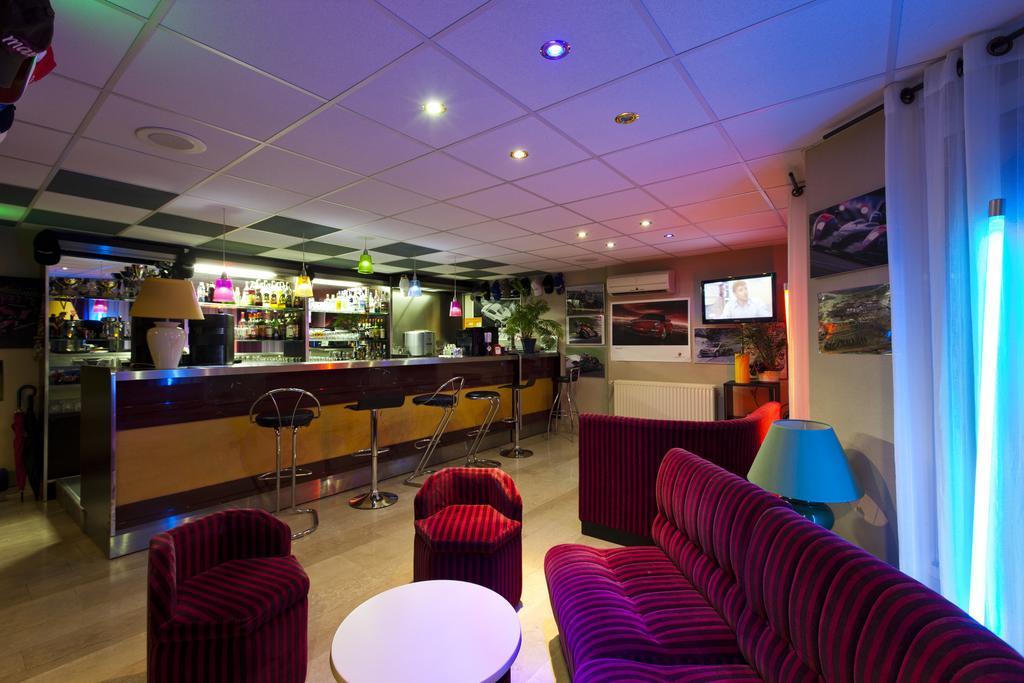 Cit'Hotel Du Circuit Magny-Cours Exteriér fotografie