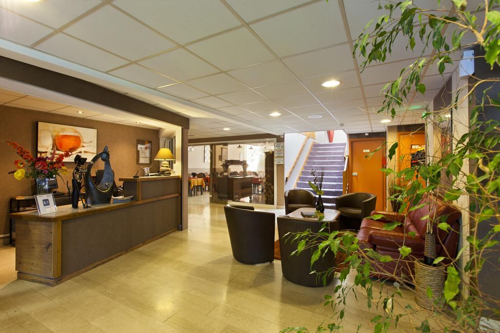 Cit'Hotel Du Circuit Magny-Cours Exteriér fotografie