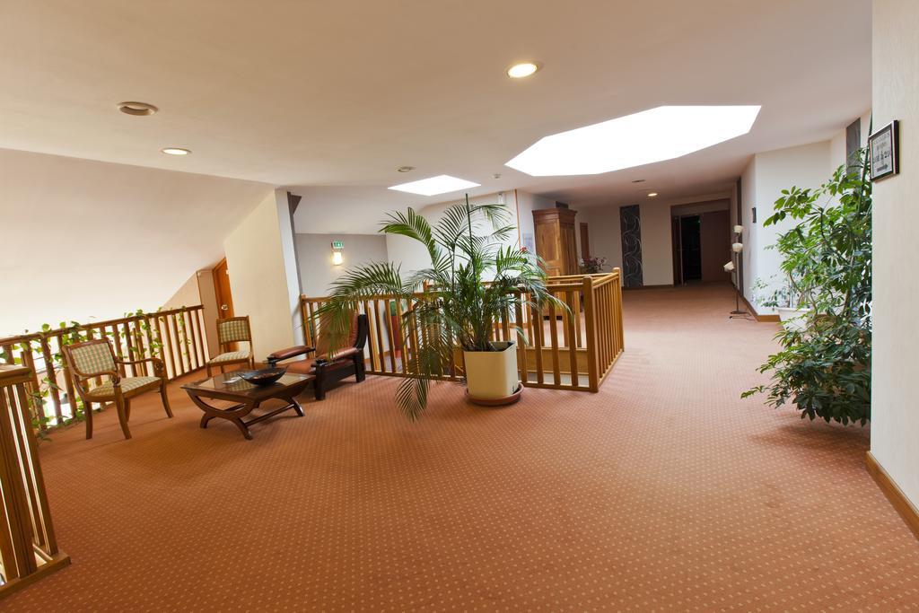 Cit'Hotel Du Circuit Magny-Cours Exteriér fotografie
