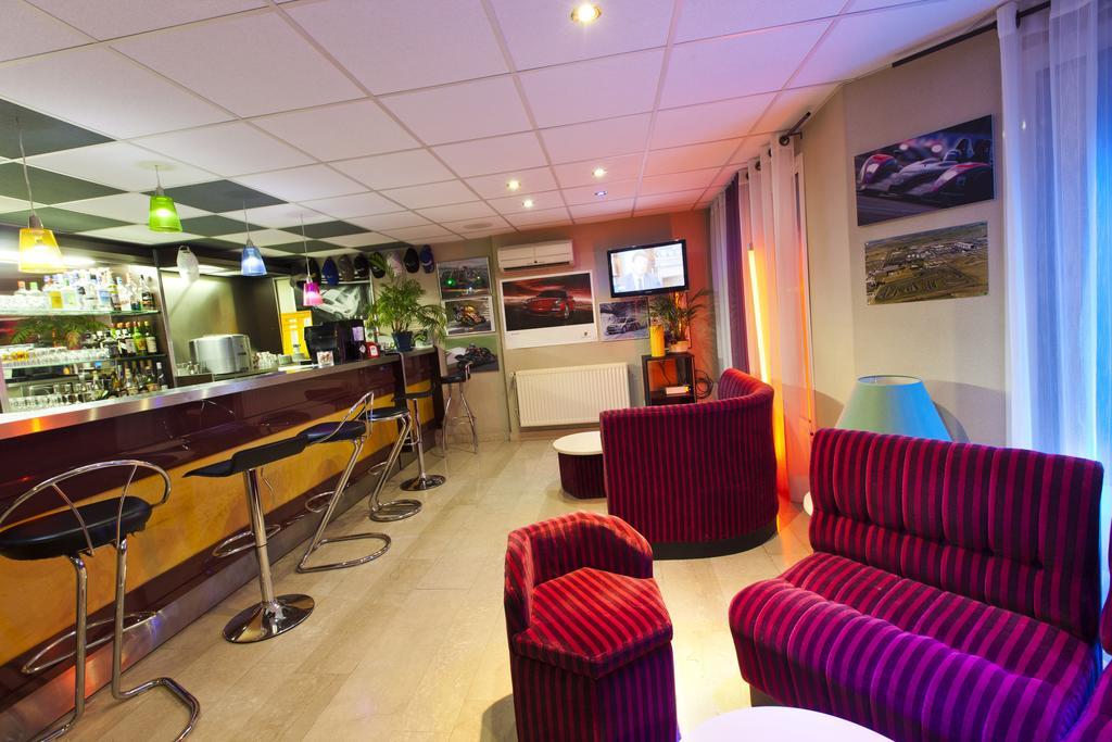 Cit'Hotel Du Circuit Magny-Cours Exteriér fotografie