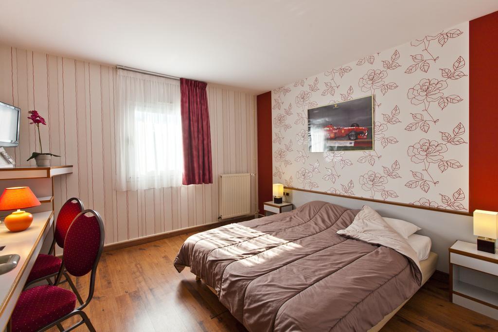 Cit'Hotel Du Circuit Magny-Cours Exteriér fotografie