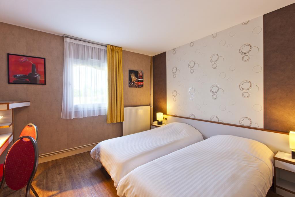 Cit'Hotel Du Circuit Magny-Cours Exteriér fotografie